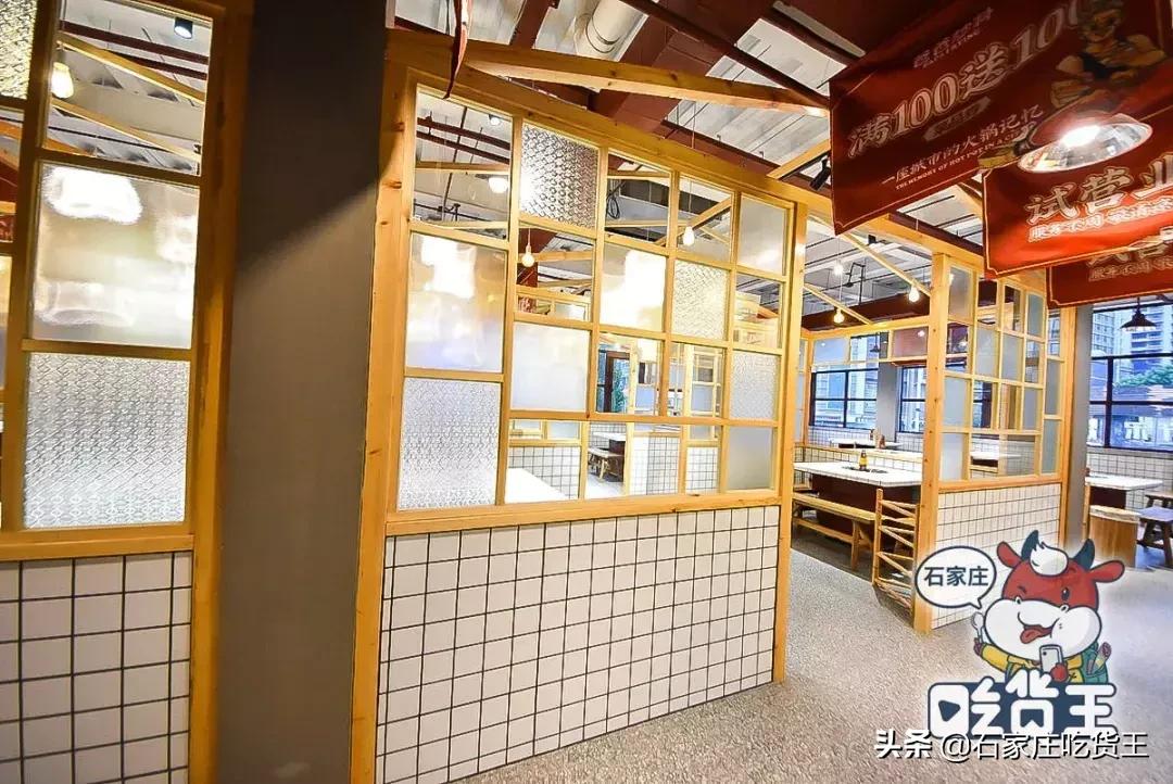 网红“爸爸”终于来了！1分钟就能吃的牛排火锅，连锅底都有肉