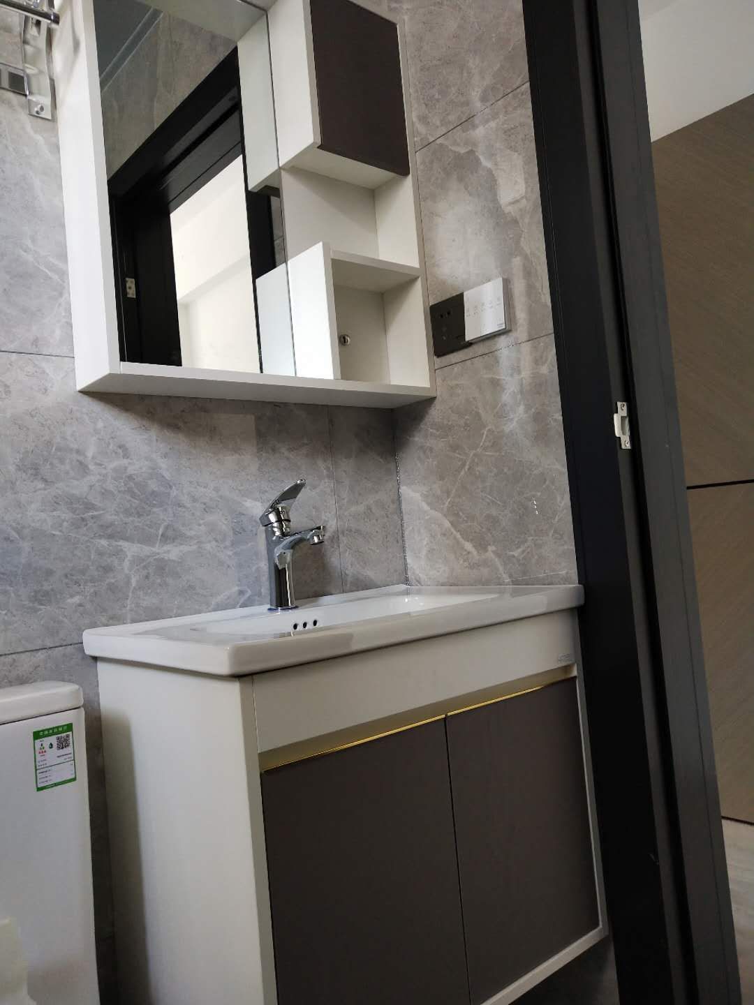 洗手盆爆皮是什么原因,洗手盆起皮