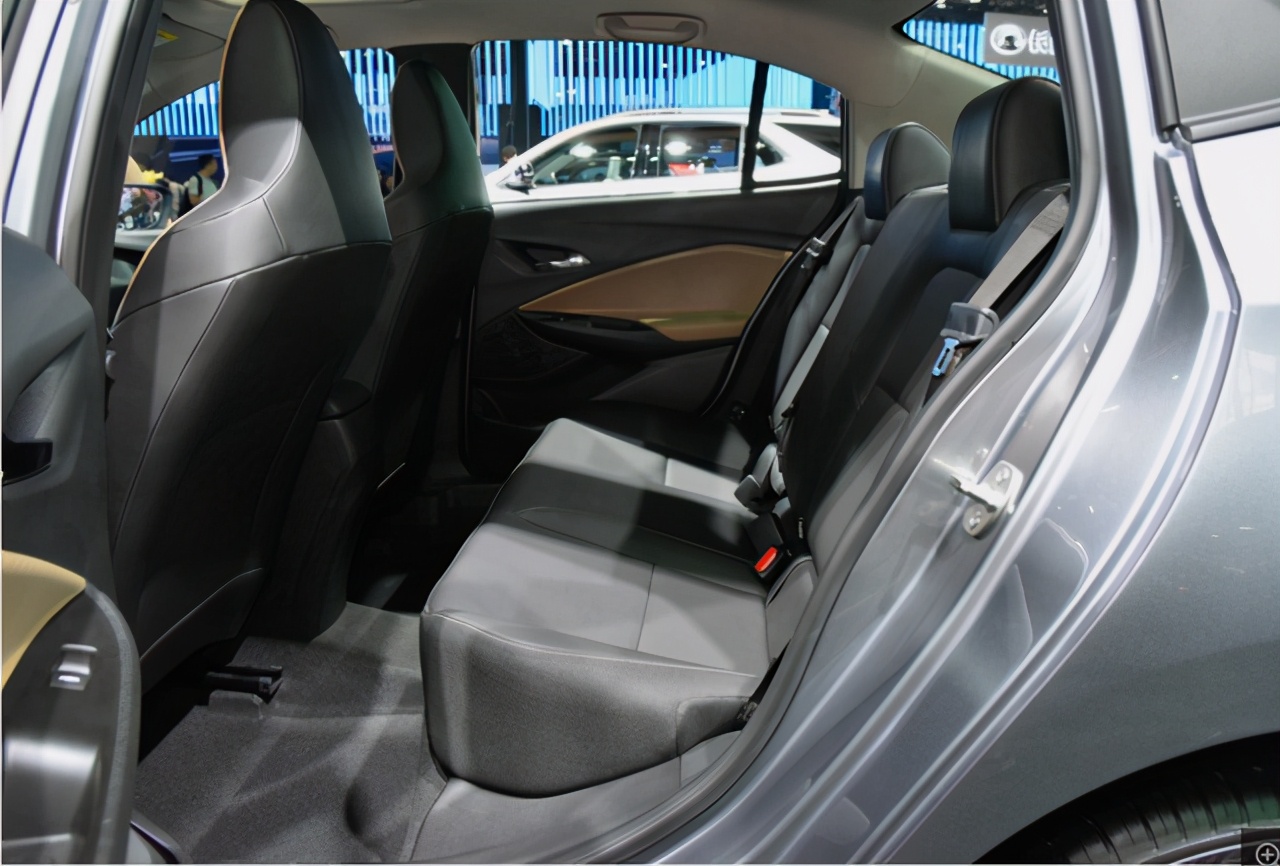 雪佛兰科沃兹新车指导价四缸,雪佛兰科沃兹的6at靠谱吗