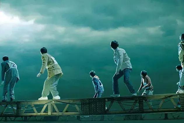 在澳门重生的当铺，收割了赌徒们的血泪与疯狂