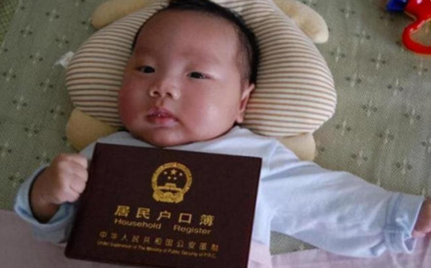 爷爷给孙女起名护士手抖少写一笔,爷爷给孙子取名护士少写了一笔