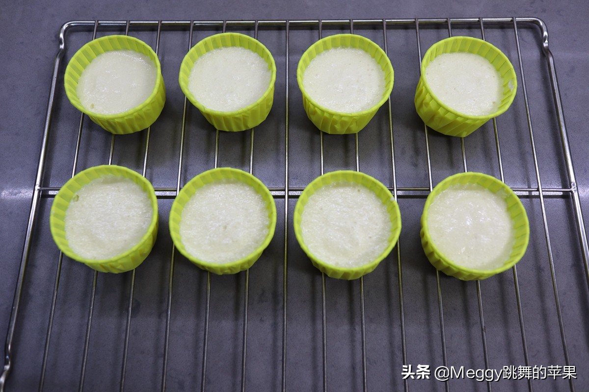 2个鸡蛋蛋糕超级简单零失败,2个鸡蛋1碗面粉不用烤箱教你做