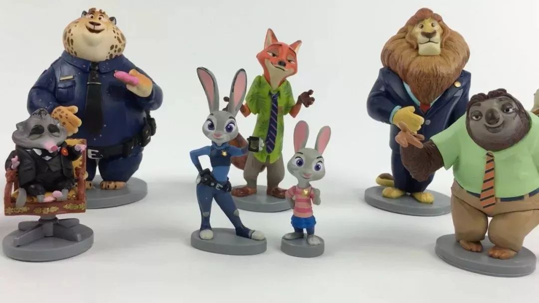 从IP到IP衍生品,主题乐园征服我们的那些“玩具”