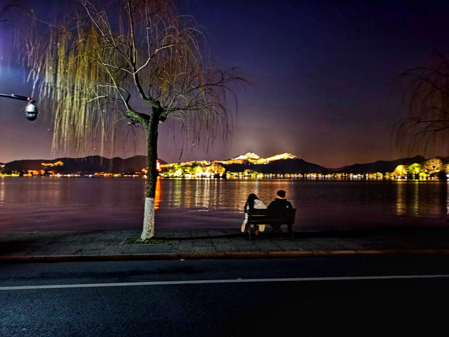 西湖夜游重启夜西湖美不胜收,开车夜游西湖视频夜景