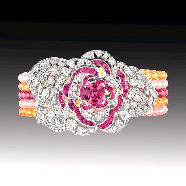 人世间有百媚千红的下一句是什么,任世间百媚千红唯独对你情有独钟