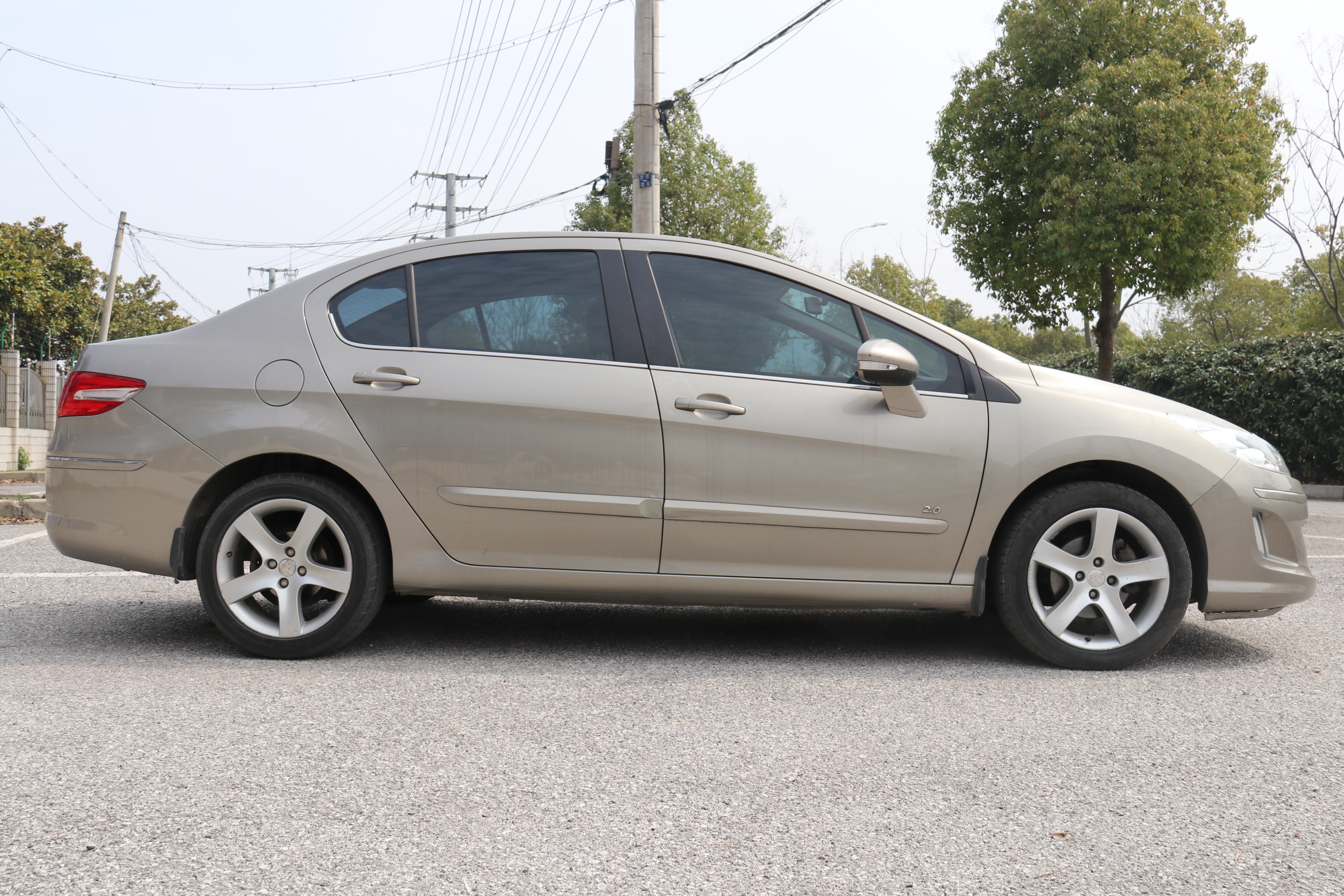 四万块钱买二手车,四万的预算能买标致什么车