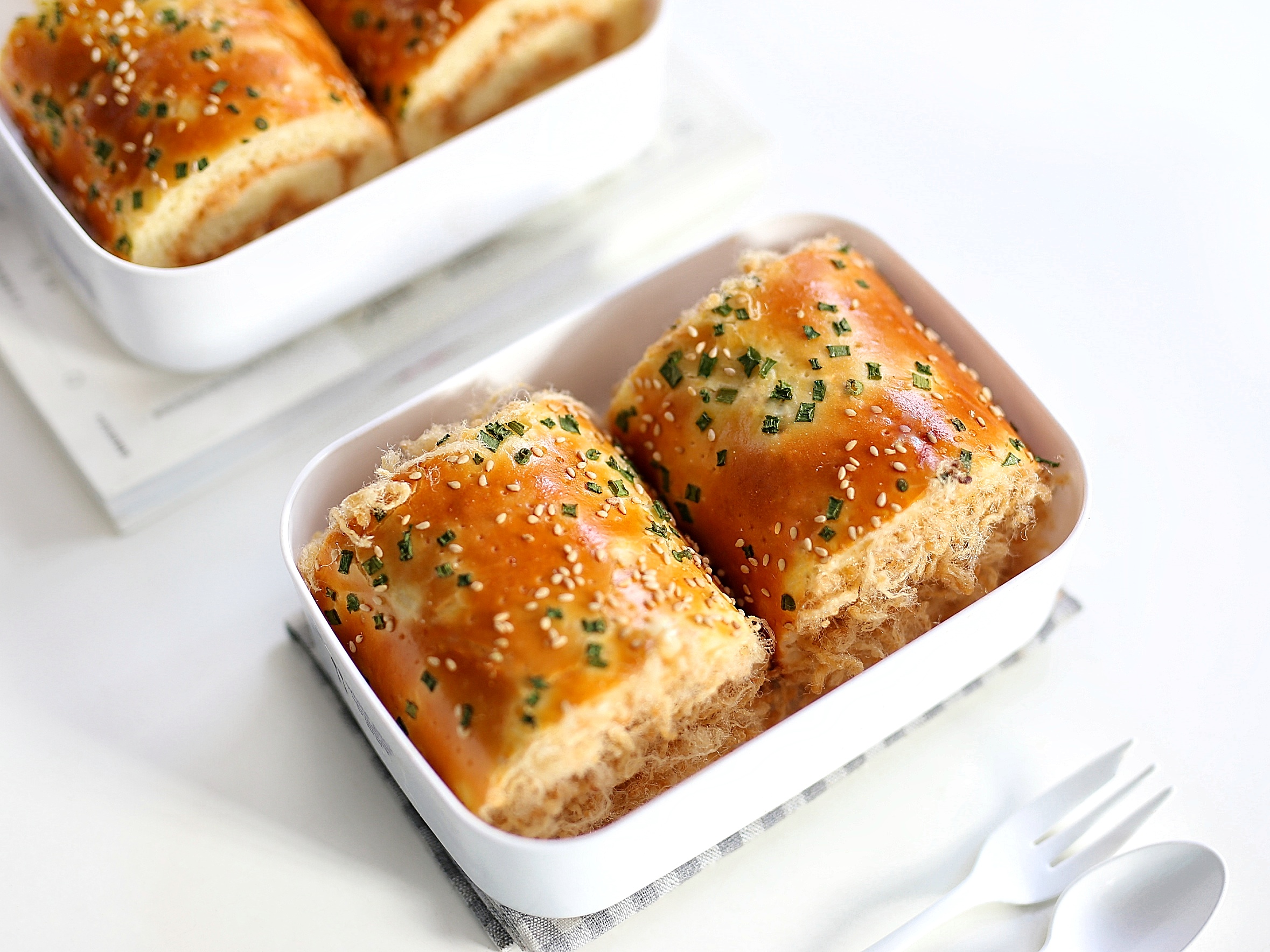 香葱肉松面包卷开裂是怎么回事,肉松面包怎么做不开裂