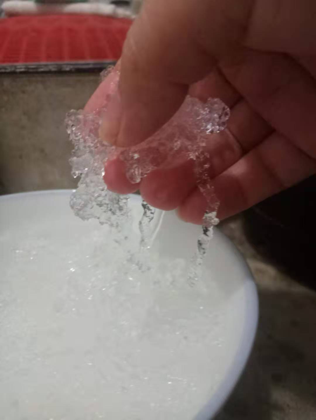 女子买美白面膜,23岁女子购买美白面膜