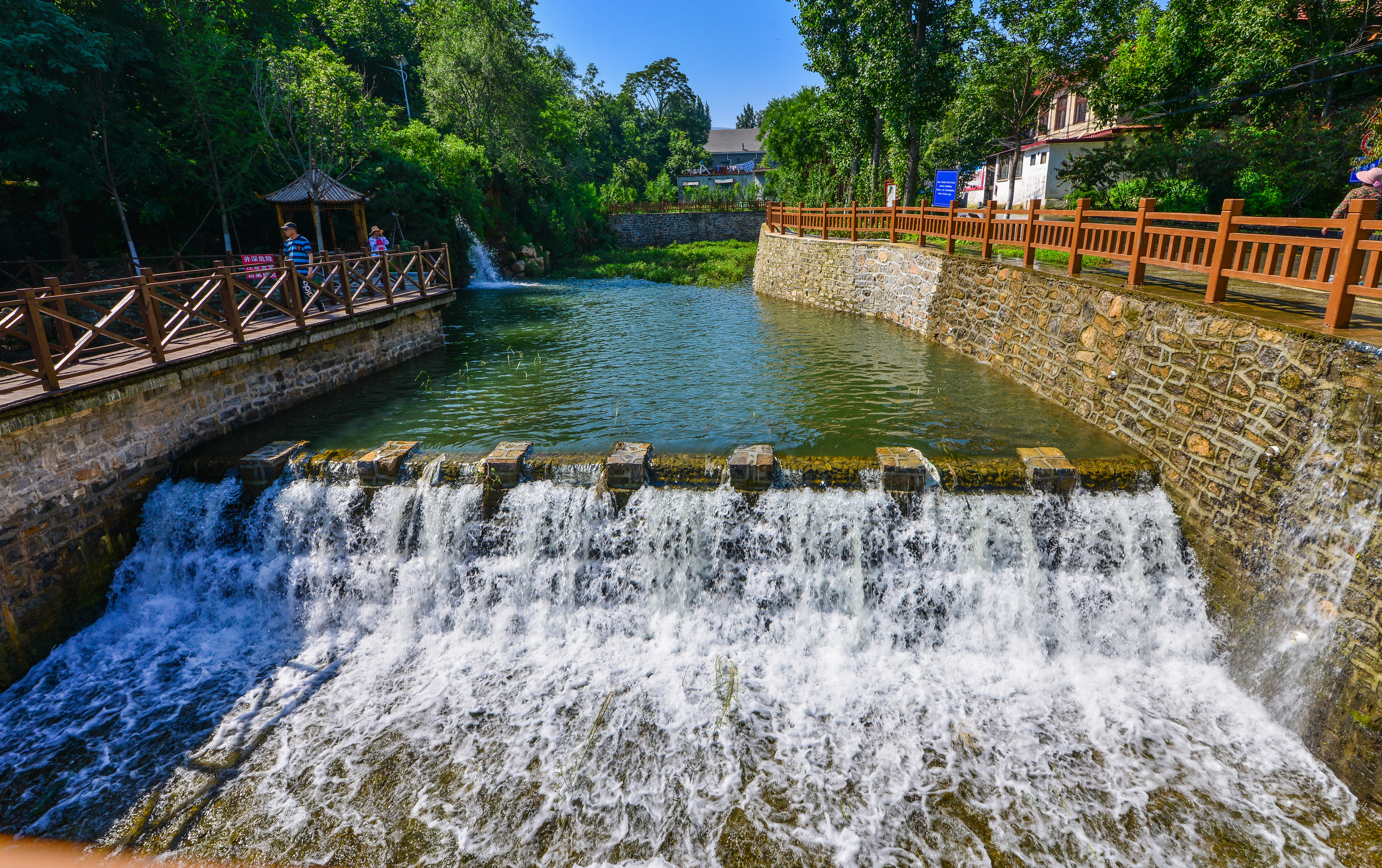 叮咚的泉水,迷人的风景,济南这个古村低调鲜为人识,却美得让人惊喜!