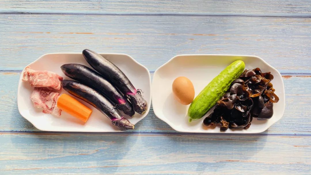 黑木耳跟什么菜炒排便最快,木耳和什么菜最好健脾