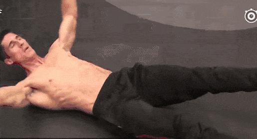 一个动作练出马甲线人鱼线腹肌,鲨鱼线怎么练才能瘦肚子