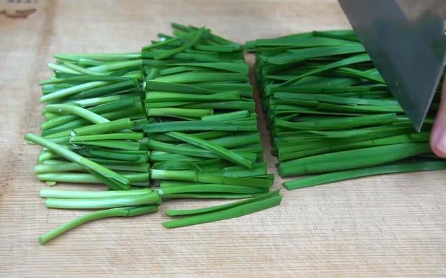 小河虾炒韭菜怎么炒好吃,小河虾炒韭菜鸡蛋的做法大全家常