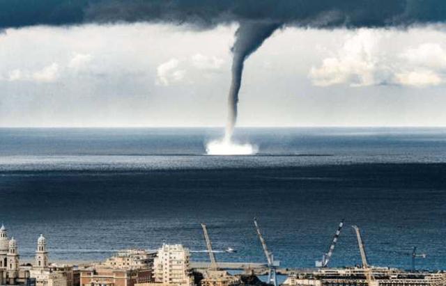 龙吸水自然现象是什么原理,海面龙吸水现象的原理是什么