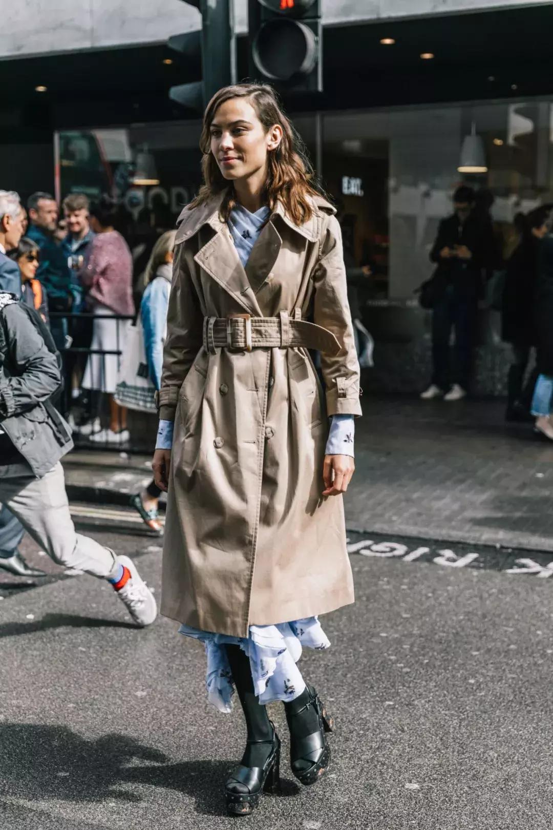 方领连衣裙冬天怎么穿,冬天也能穿的裙子