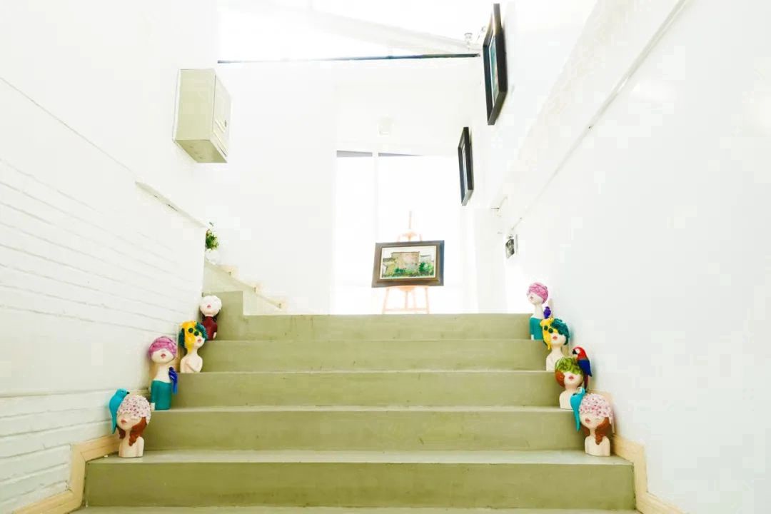 京城简约风书店，干净明亮简简单单的阅读之所