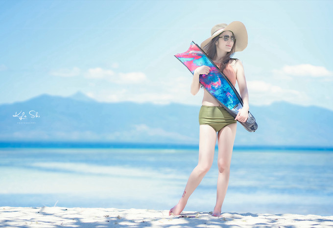 在海洋上与世隔绝的小岛,到大海里面就找一个小岛去生活