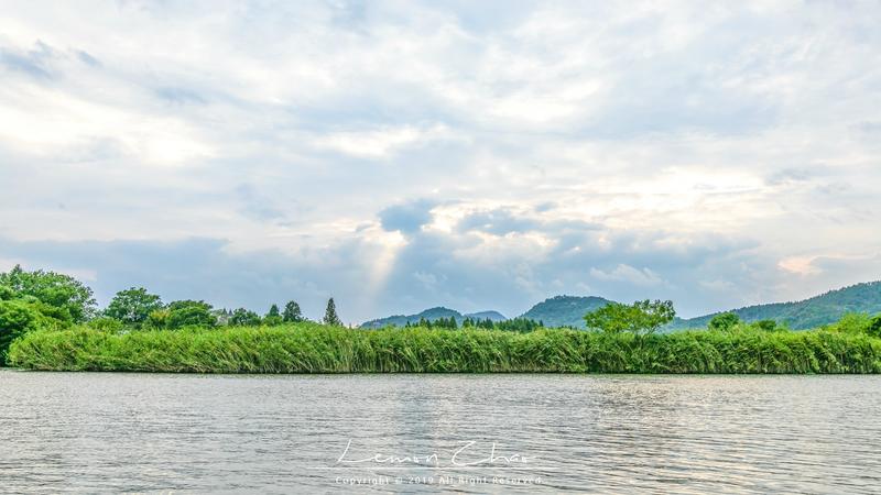 在德清下渚湖体验江南第一扳网捕鱼,水上竹筏漂流看夕阳,太美了