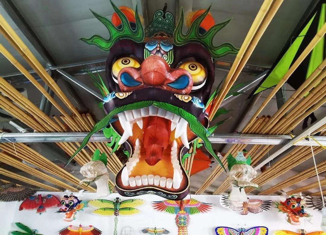 潍坊风筝“飞”入进博会