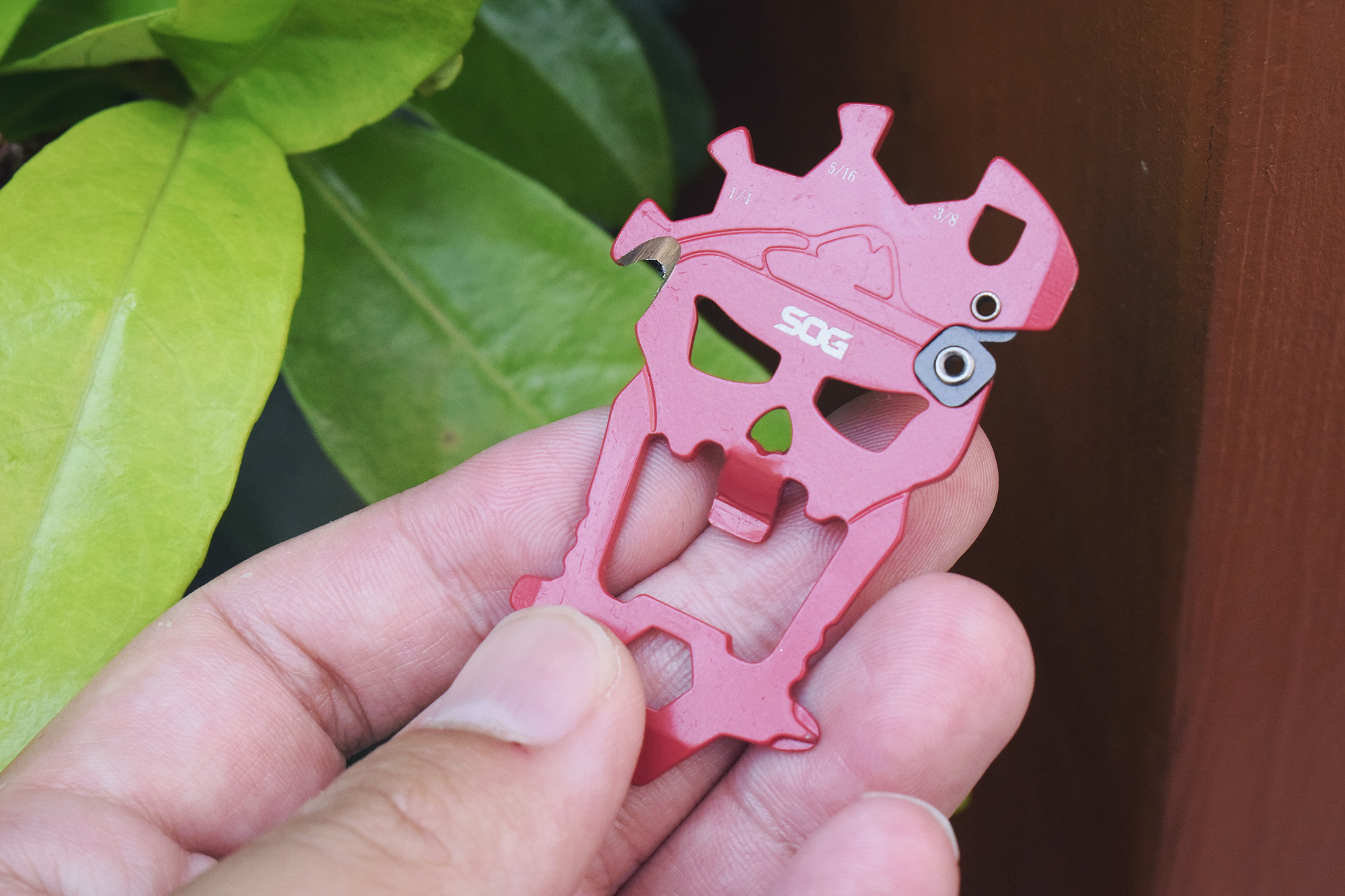 掌中利刃单手快开！——SOG迅猛龙多功能组合工具钳体验