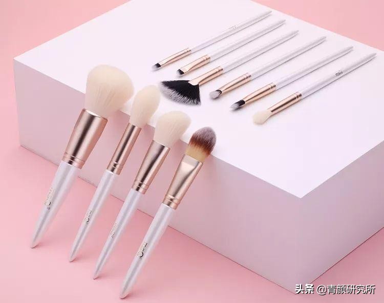 新手化妆入门化妆刷,入门级化妆教程彩妆