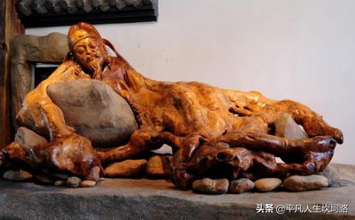 当初雕出15米雄狮根雕的广西男子,15米长东方雄狮根雕300万元拒卖