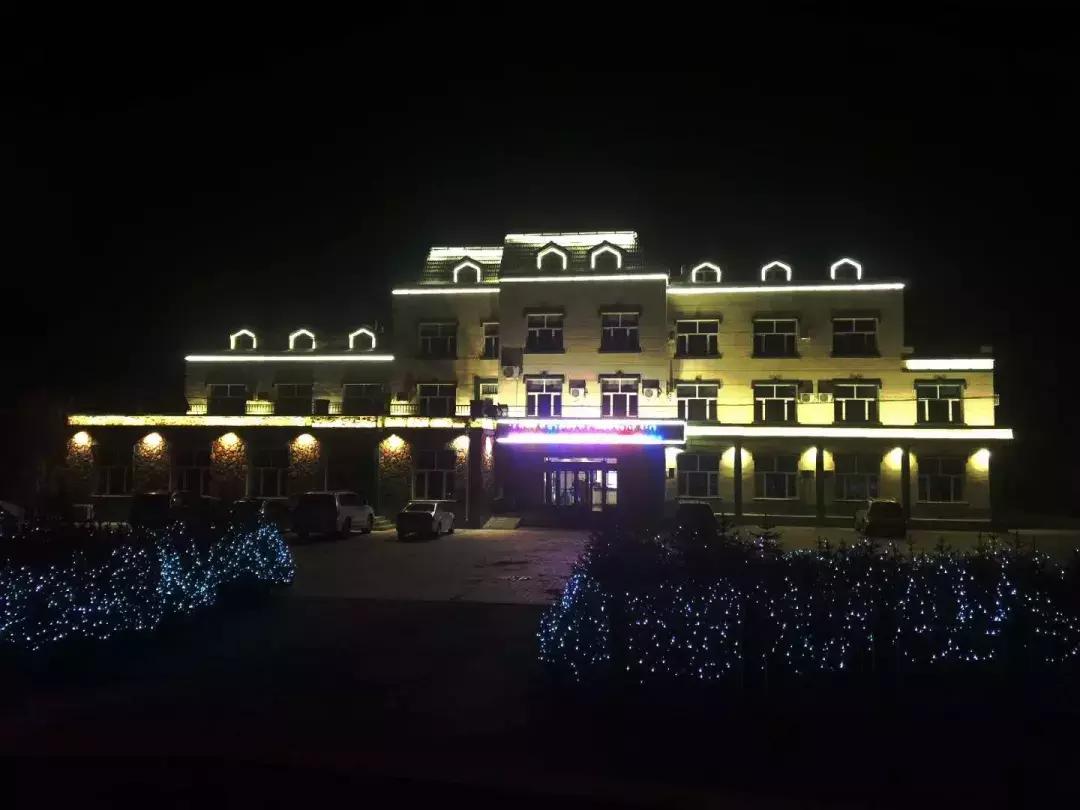 东风本田冰雪远征车队集结松发集团度假宾馆，冰上篝火不夜天！