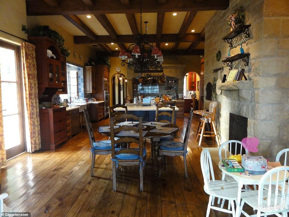 哈里梅根回英国参加活动视频,哈里梅根亮相前争执