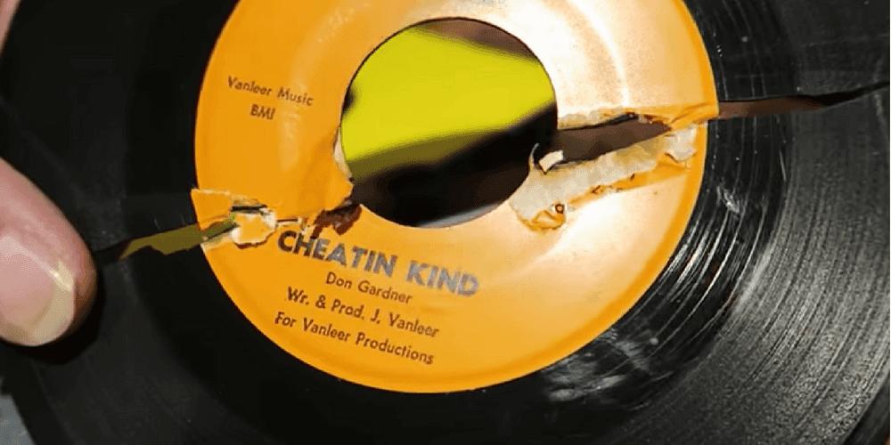 黑胶天敌：*力暴**快递|唱片环游计划1.0：防暴纸盒的奇幻漂流