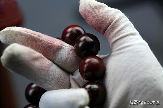 小叶紫檀手串可以用橄榄油保养吗,小叶紫檀手串怎么越盘越不亮