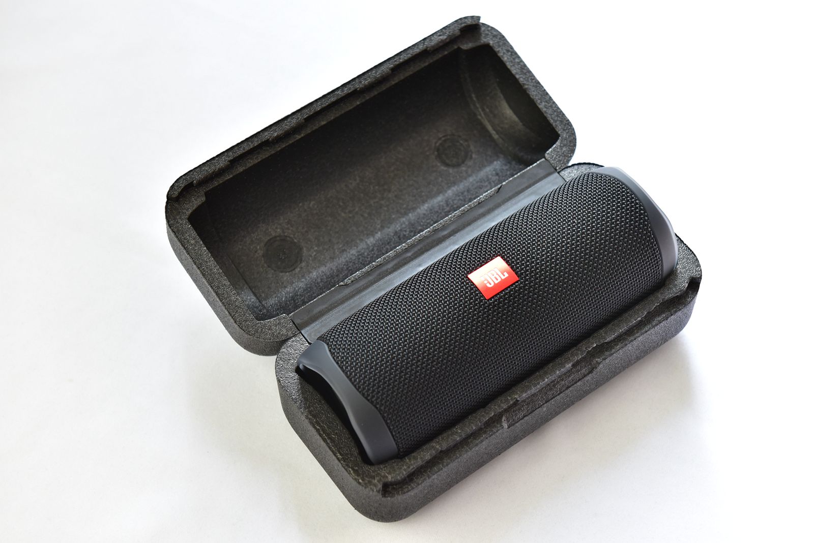 拼多多上jbl蓝牙音箱靠谱吗,jblflip5蓝牙音箱评测