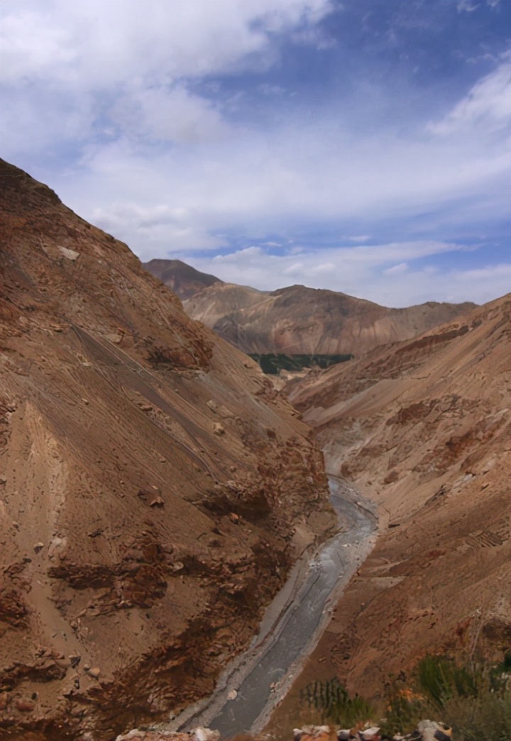 中印边界中段：距新德里不到400公里，中国怎样部署才能占据地利