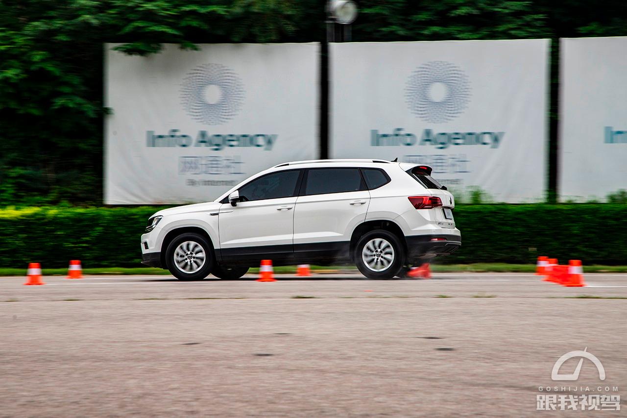 4008途岳荣放测试,rav4荣放对比标致4008