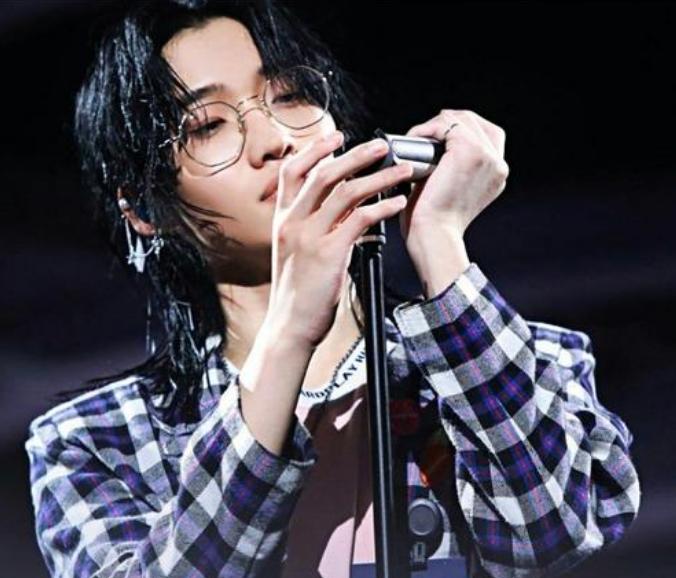 邓典和华晨宇唱歌,华晨宇评论邓典