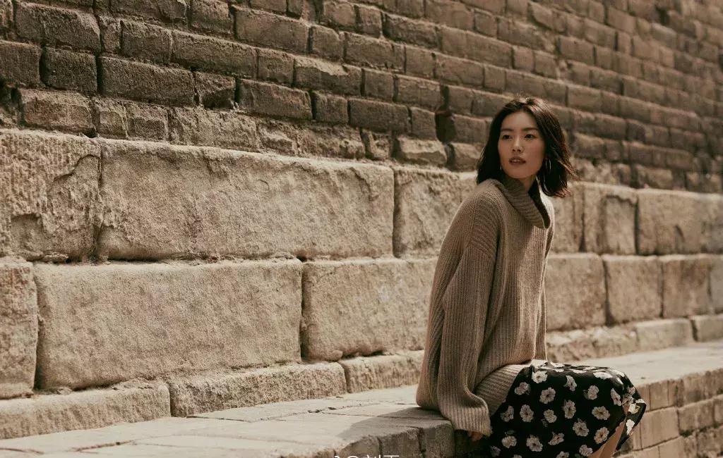 刘雯今年最流行的包,刘雯同款包时尚潮流大牌大容量