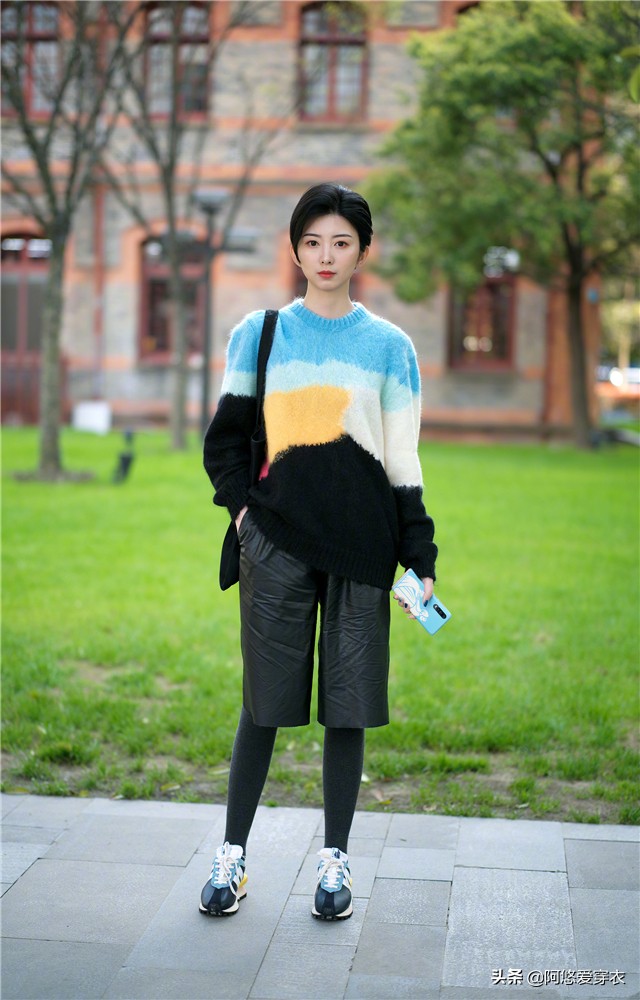 长腿袜秋冬过膝正确穿法,秋冬必备的袜裤穿搭技巧