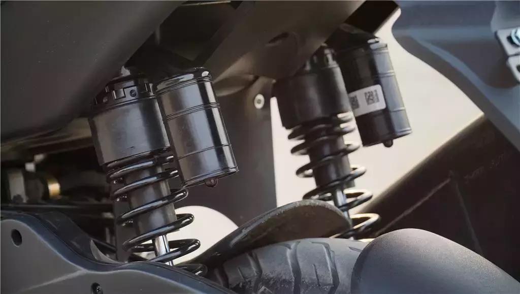 鍜宻rmax300鍚岀骇鐨勮溅,srmax300楠戣鎰熷彈