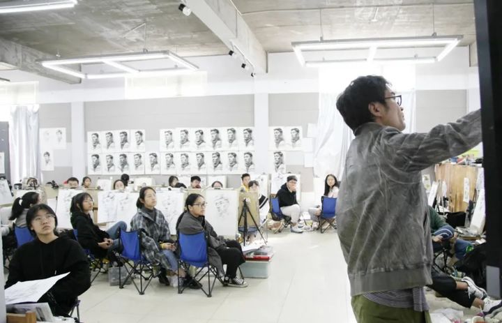 湖北美术学院和西安美院哪个好,九大美院艺术类专业排名