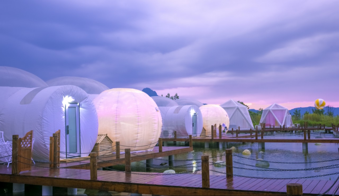 打卡最爱的水上泡泡屋，你最关心的18个问题都在这