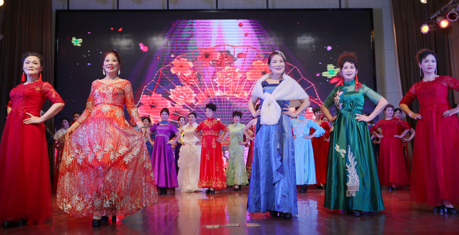 襄阳迎春晚会直播,襄阳市迎春联欢晚会精彩上演