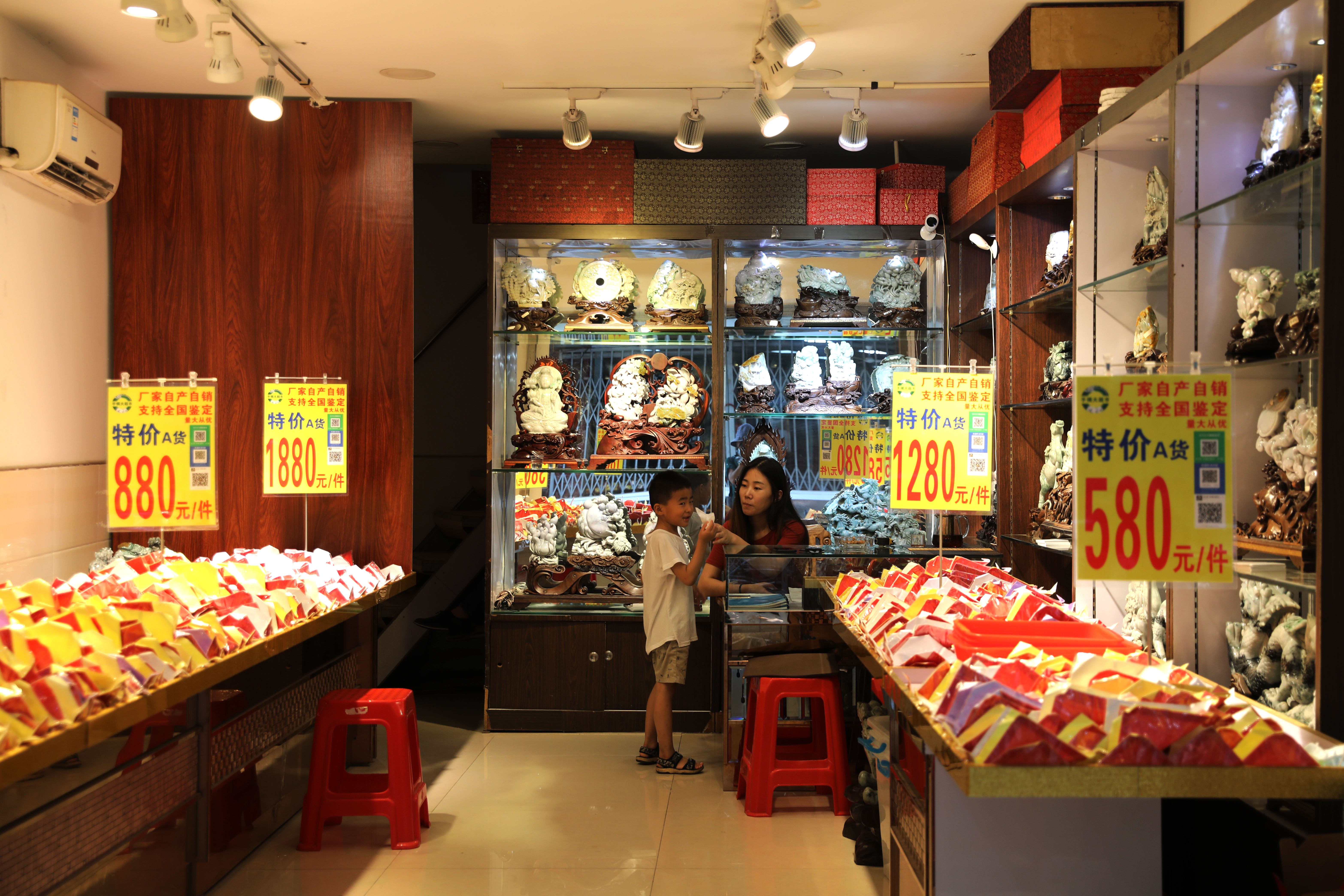 广州玉器街附近,广州玉器市场里面的玉多少钱