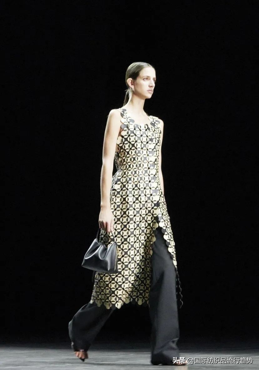 最新一季的巴黎时装秀,下一次的巴黎时装周