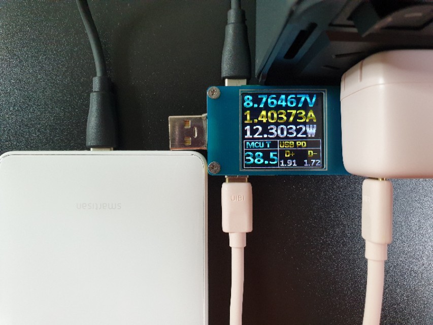 ​一见倾心！UIBI柚比“小冰块”迷你PD快速充电套装体验