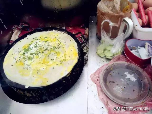 对于盐城鸡蛋饼的介绍,赤峰鸡蛋饼和盐城鸡蛋饼