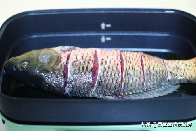 怎么做好吃又不辣的剁椒鱼,剁辣椒鱼火锅简单做法