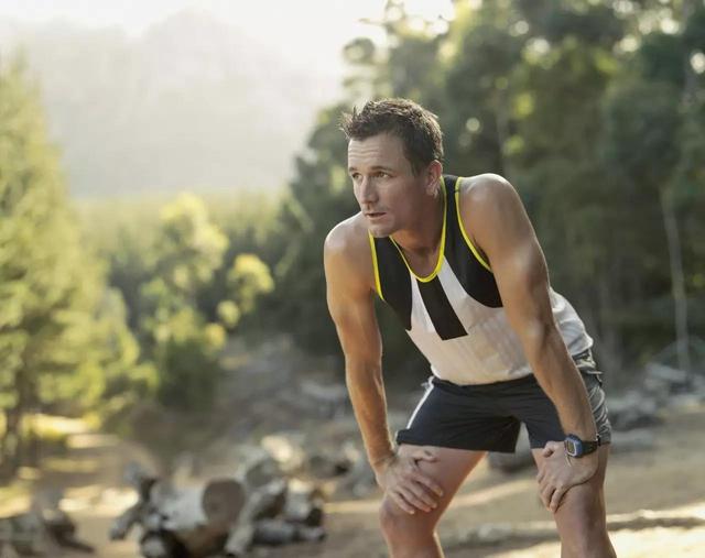 “我不想写作业，我想看电视”这时候我们该怎么办呢？