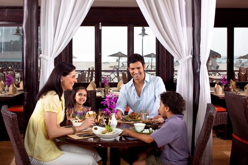 过年美食丰富一家人团圆,全家团圆过大年美味佳肴很丰盛