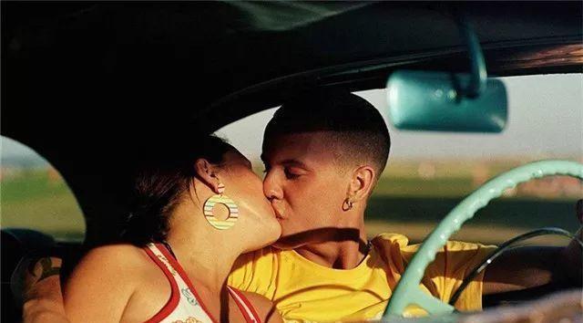 欧美奇葩违章处罚,国外开车违规奇葩处罚