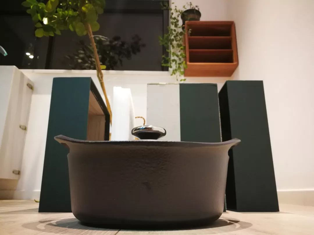 轻奢辛西娅22cm珐琅铸铁炖锅,20cm宝石蓝渐变色铸铁珐琅炖锅