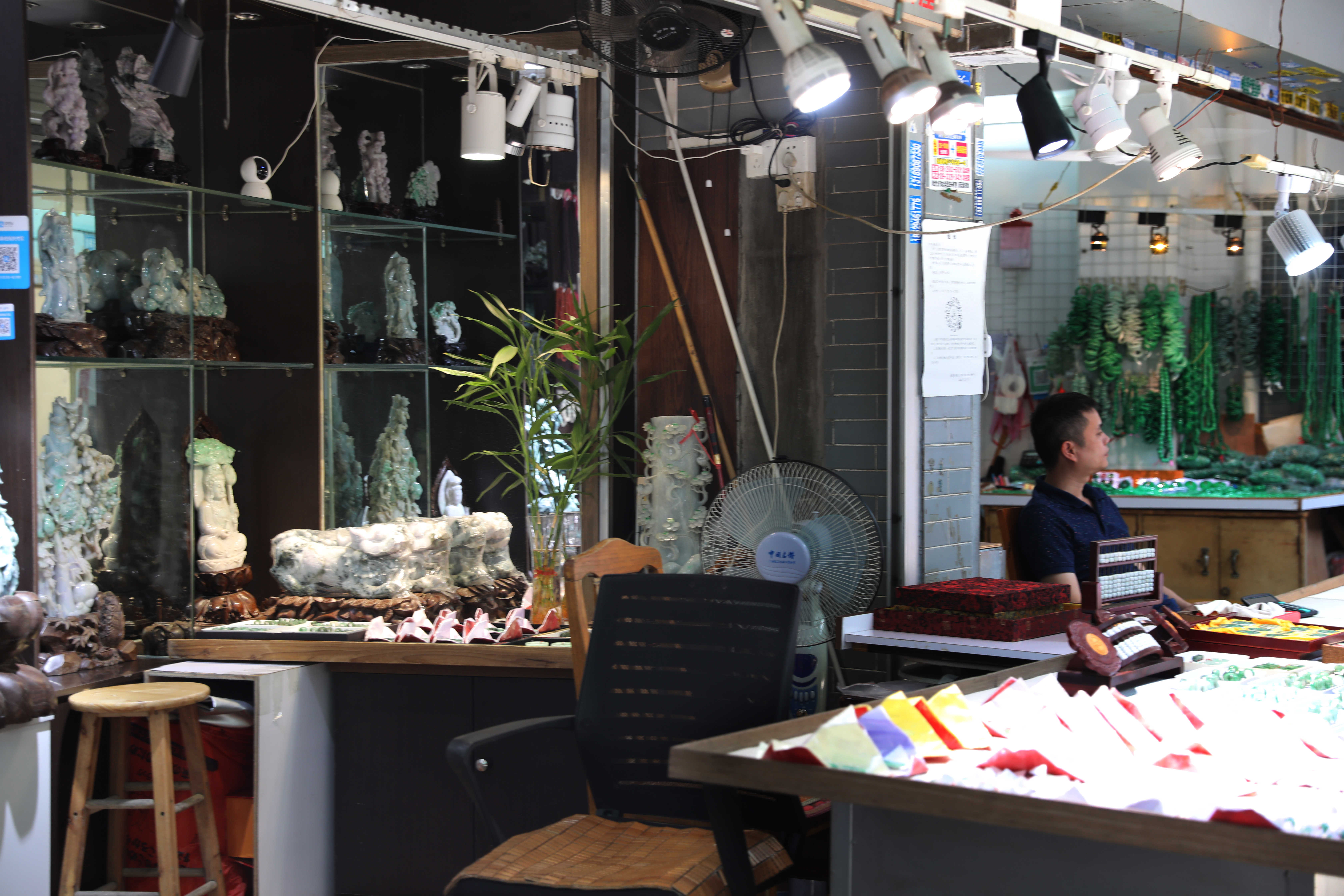 广州玉器街附近,广州玉器市场里面的玉多少钱