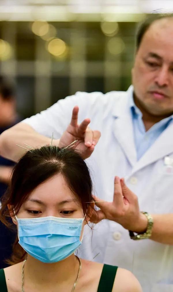 岭南飞针传承人陈秀华教授,岭南非遗针灸手法视频